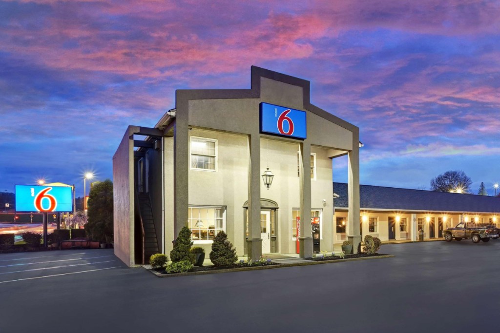 image of exterior of a motel 6 hotel