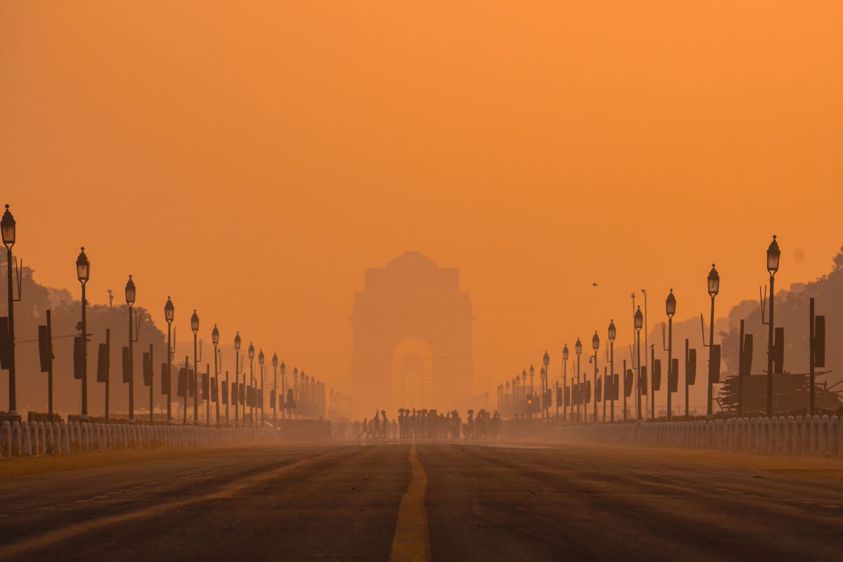 Morning view of India Gate in Delhi during winter.