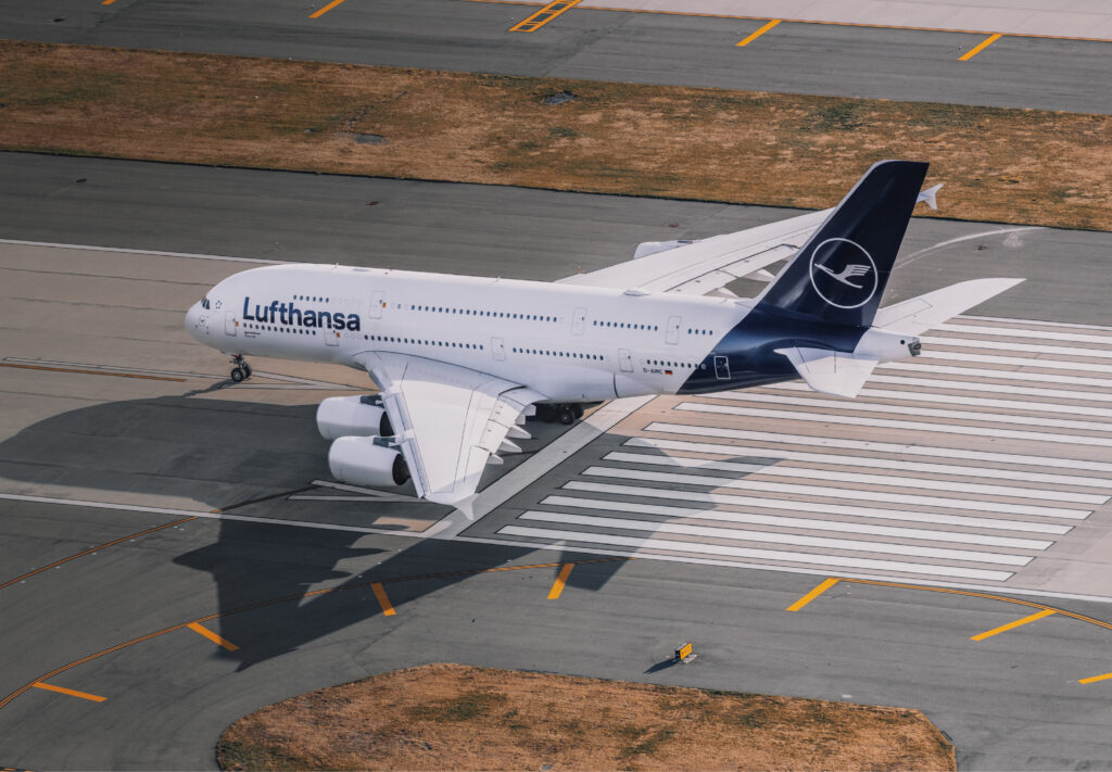 D AIMC Lufthansa Airbus A380 841 1