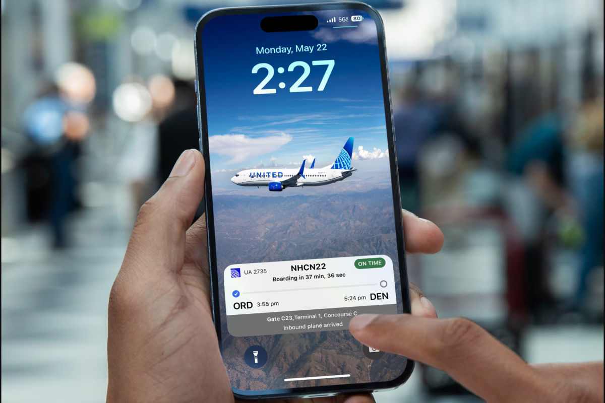 United Airlines smartphone notification