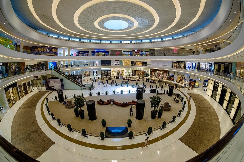 Luxury Retail's Hospitality Problem Isn't a Training Problem